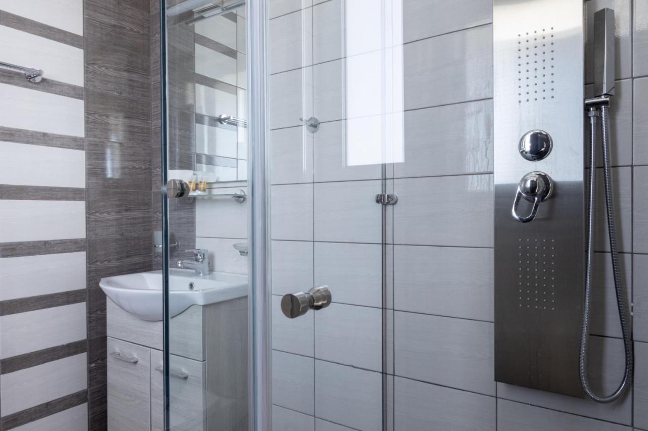 Modern Apt In Glyfada A Breath Away From The Sea - The View Atenas Exterior foto