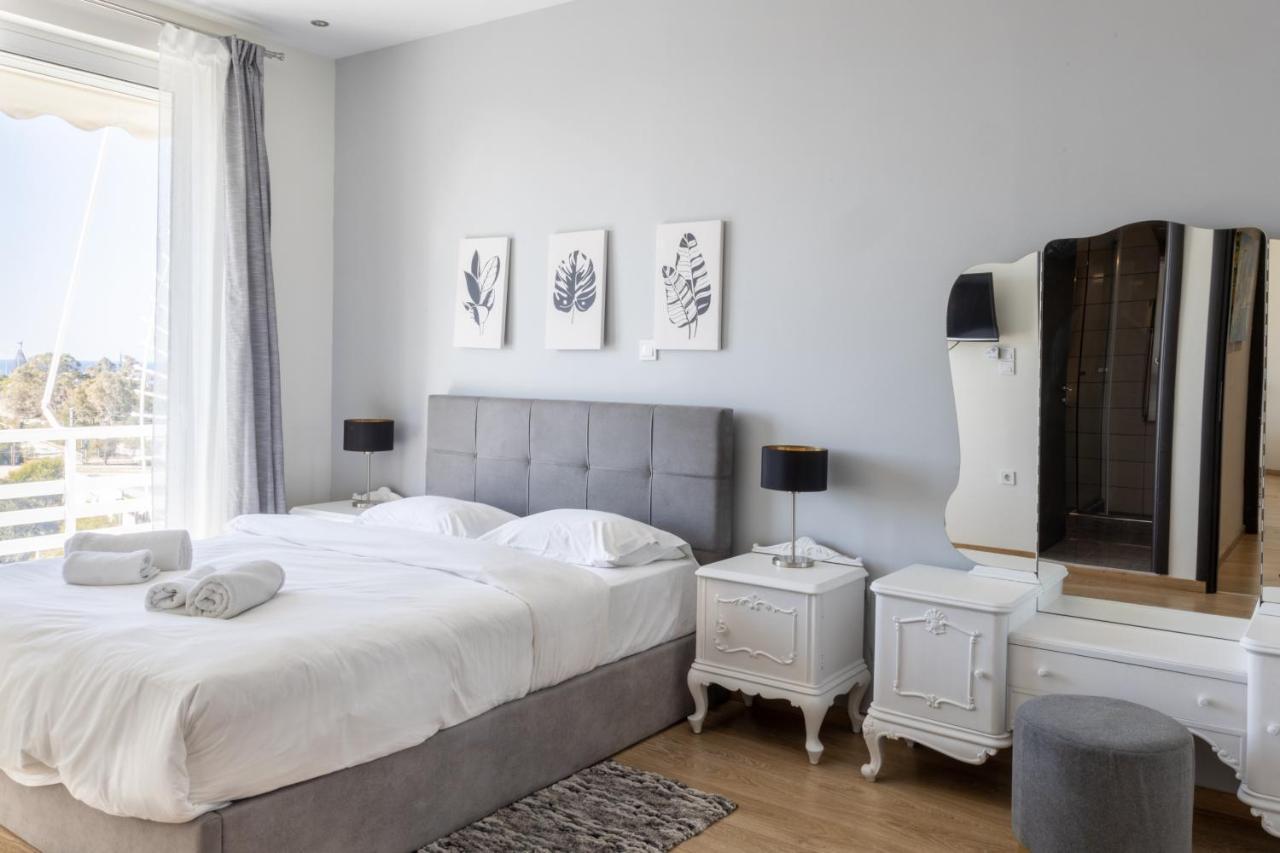 Modern Apt In Glyfada A Breath Away From The Sea - The View Atenas Exterior foto